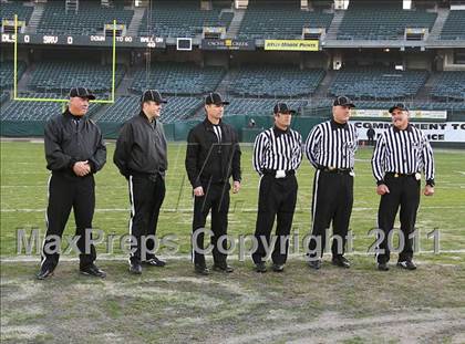 Thumbnail 1 in De La Salle vs. San Ramon Valley (CIF NCS D1 Final) photogallery.