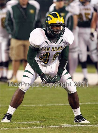 Thumbnail 3 in De La Salle vs. San Ramon Valley (CIF NCS D1 Final) photogallery.