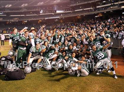 Thumbnail 2 in De La Salle vs. San Ramon Valley (CIF NCS D1 Final) photogallery.