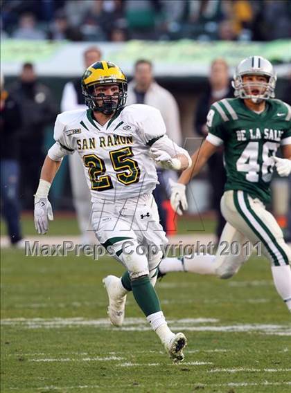 Thumbnail 2 in De La Salle vs. San Ramon Valley (CIF NCS D1 Final) photogallery.