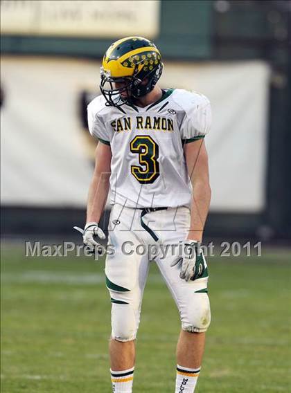 Thumbnail 1 in De La Salle vs. San Ramon Valley (CIF NCS D1 Final) photogallery.