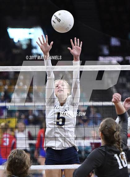 Thumbnail 3 in Roosevelt vs. Mullen (CHSAA 4A Pool 1 Playoff) photogallery.