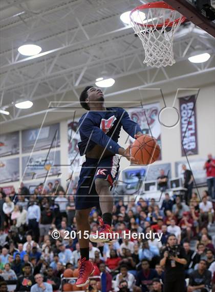 Thumbnail 1 in 2015 MaxPreps Holiday Classic Dunk Contest photogallery.