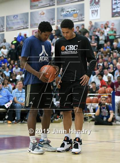 Thumbnail 1 in 2015 MaxPreps Holiday Classic Dunk Contest photogallery.