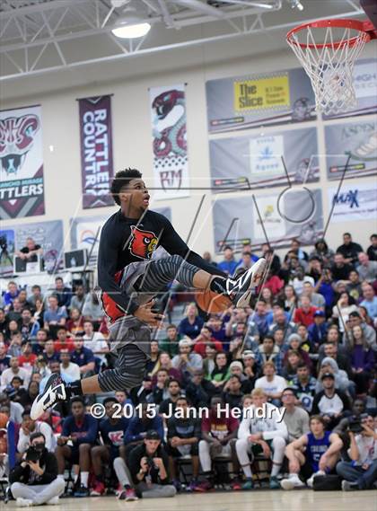 Thumbnail 1 in 2015 MaxPreps Holiday Classic Dunk Contest photogallery.