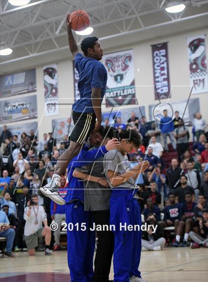 Thumbnail 2 in 2015 MaxPreps Holiday Classic Dunk Contest photogallery.