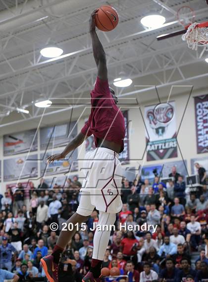 Thumbnail 2 in 2015 MaxPreps Holiday Classic Dunk Contest photogallery.