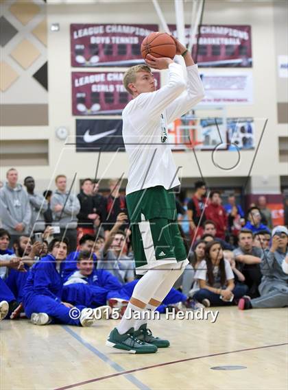 Thumbnail 1 in 2015 MaxPreps Holiday Classic Dunk Contest photogallery.