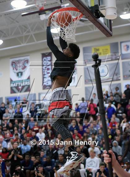 Thumbnail 1 in 2015 MaxPreps Holiday Classic Dunk Contest photogallery.