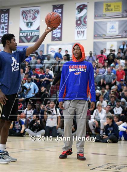 Thumbnail 1 in 2015 MaxPreps Holiday Classic Dunk Contest photogallery.