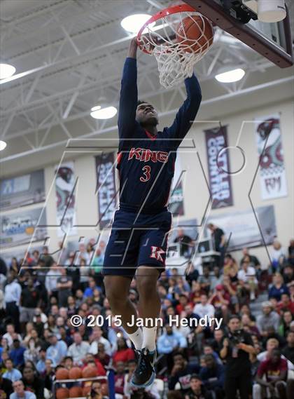 Thumbnail 2 in 2015 MaxPreps Holiday Classic Dunk Contest photogallery.