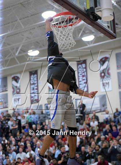 Thumbnail 1 in 2015 MaxPreps Holiday Classic Dunk Contest photogallery.