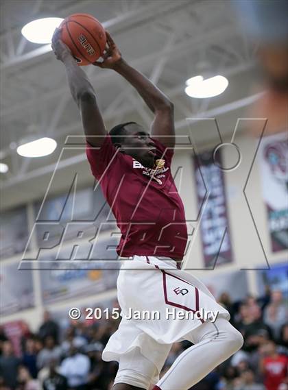 Thumbnail 2 in 2015 MaxPreps Holiday Classic Dunk Contest photogallery.