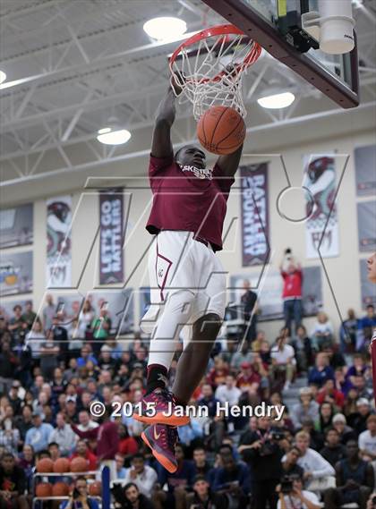 Thumbnail 1 in 2015 MaxPreps Holiday Classic Dunk Contest photogallery.