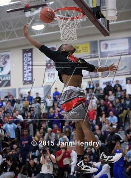 Thumbnail 3 in 2015 MaxPreps Holiday Classic Dunk Contest photogallery.