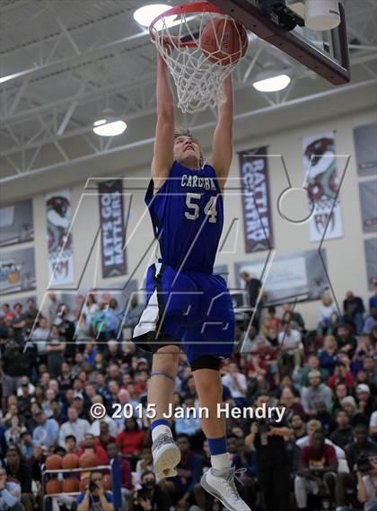 Thumbnail 2 in 2015 MaxPreps Holiday Classic Dunk Contest photogallery.