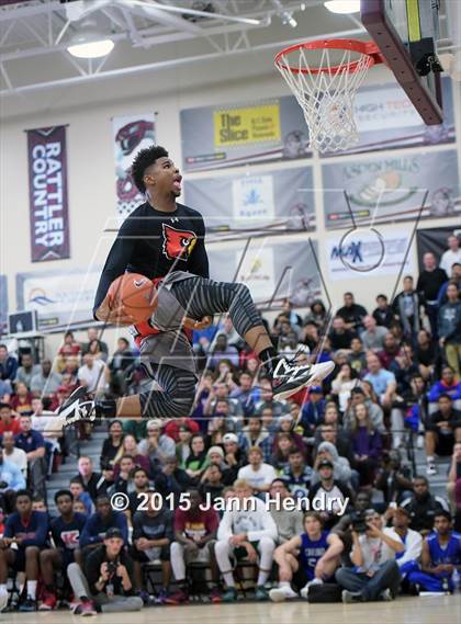 Thumbnail 2 in 2015 MaxPreps Holiday Classic Dunk Contest photogallery.