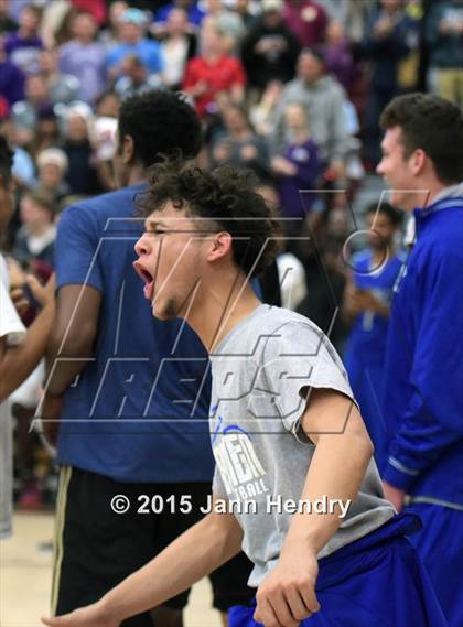 Thumbnail 2 in 2015 MaxPreps Holiday Classic Dunk Contest photogallery.