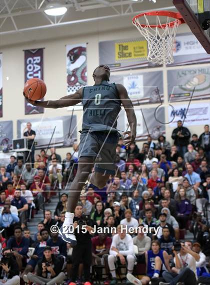 Thumbnail 1 in 2015 MaxPreps Holiday Classic Dunk Contest photogallery.