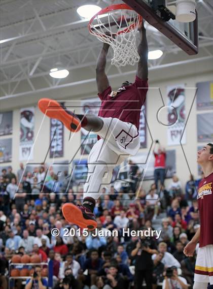 Thumbnail 2 in 2015 MaxPreps Holiday Classic Dunk Contest photogallery.