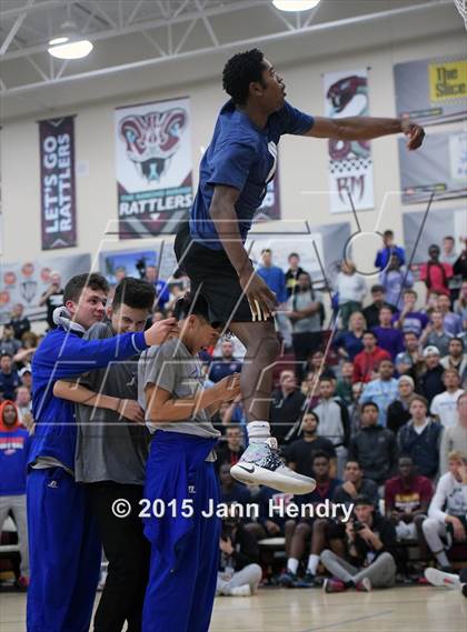 Thumbnail 1 in 2015 MaxPreps Holiday Classic Dunk Contest photogallery.