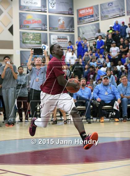 Thumbnail 3 in 2015 MaxPreps Holiday Classic Dunk Contest photogallery.