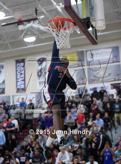 Thumbnail 1 in 2015 MaxPreps Holiday Classic Dunk Contest photogallery.