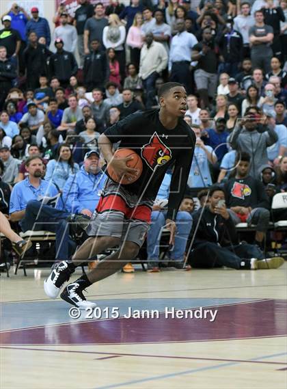 Thumbnail 3 in 2015 MaxPreps Holiday Classic Dunk Contest photogallery.