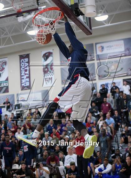 Thumbnail 3 in 2015 MaxPreps Holiday Classic Dunk Contest photogallery.