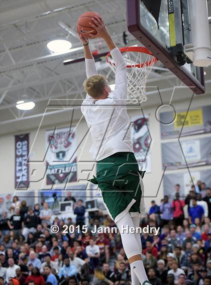 Thumbnail 2 in 2015 MaxPreps Holiday Classic Dunk Contest photogallery.