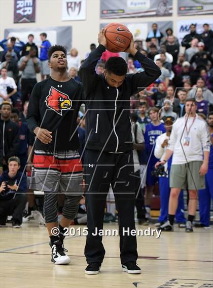 Thumbnail 2 in 2015 MaxPreps Holiday Classic Dunk Contest photogallery.