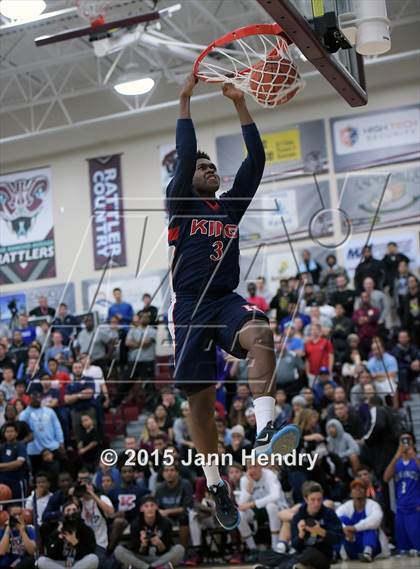 Thumbnail 1 in 2015 MaxPreps Holiday Classic Dunk Contest photogallery.