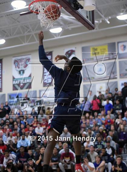 Thumbnail 1 in 2015 MaxPreps Holiday Classic Dunk Contest photogallery.