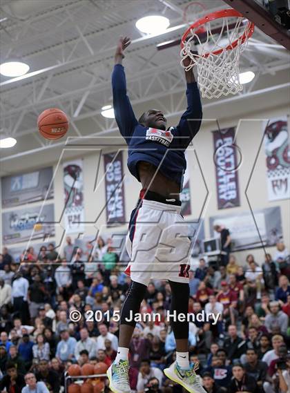 Thumbnail 2 in 2015 MaxPreps Holiday Classic Dunk Contest photogallery.