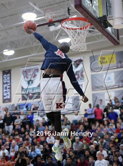 Thumbnail 2 in 2015 MaxPreps Holiday Classic Dunk Contest photogallery.