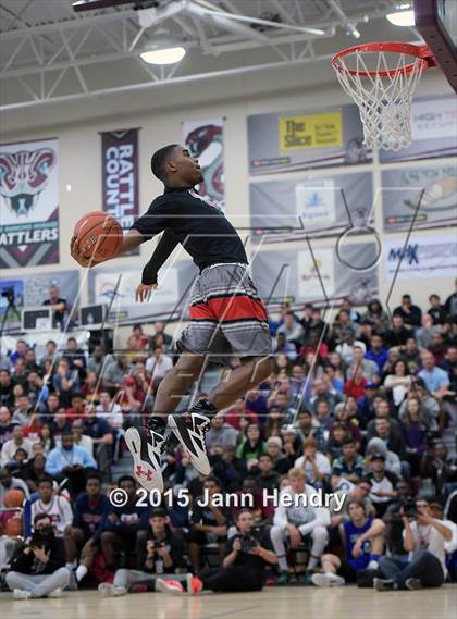 Thumbnail 2 in 2015 MaxPreps Holiday Classic Dunk Contest photogallery.