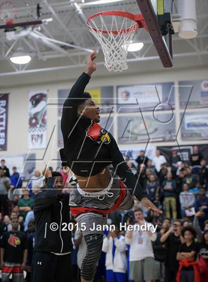 Thumbnail 3 in 2015 MaxPreps Holiday Classic Dunk Contest photogallery.