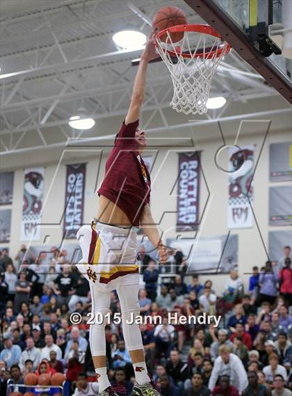 Thumbnail 3 in 2015 MaxPreps Holiday Classic Dunk Contest photogallery.