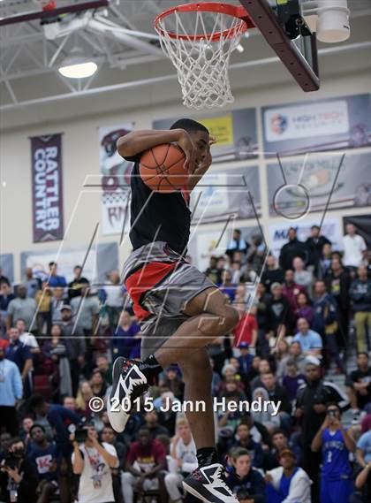 Thumbnail 2 in 2015 MaxPreps Holiday Classic Dunk Contest photogallery.