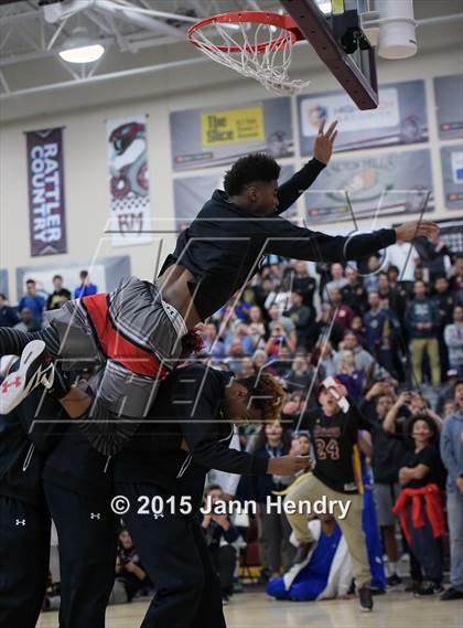 Thumbnail 3 in 2015 MaxPreps Holiday Classic Dunk Contest photogallery.