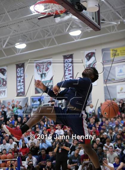 Thumbnail 2 in 2015 MaxPreps Holiday Classic Dunk Contest photogallery.