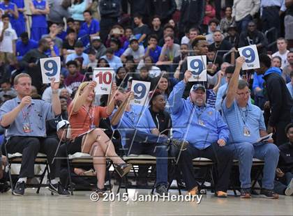Thumbnail 1 in 2015 MaxPreps Holiday Classic Dunk Contest photogallery.