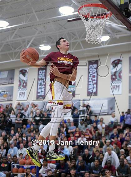 Thumbnail 2 in 2015 MaxPreps Holiday Classic Dunk Contest photogallery.