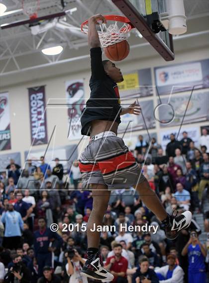 Thumbnail 3 in 2015 MaxPreps Holiday Classic Dunk Contest photogallery.