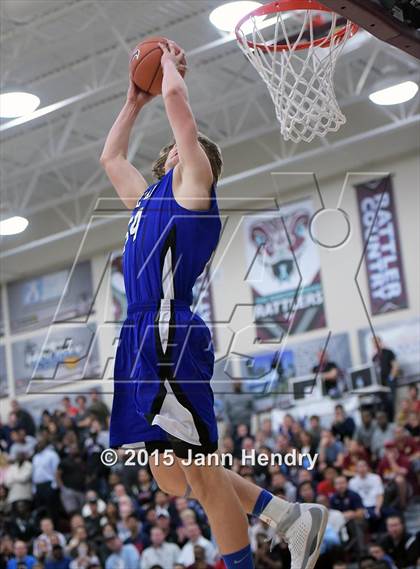 Thumbnail 2 in 2015 MaxPreps Holiday Classic Dunk Contest photogallery.