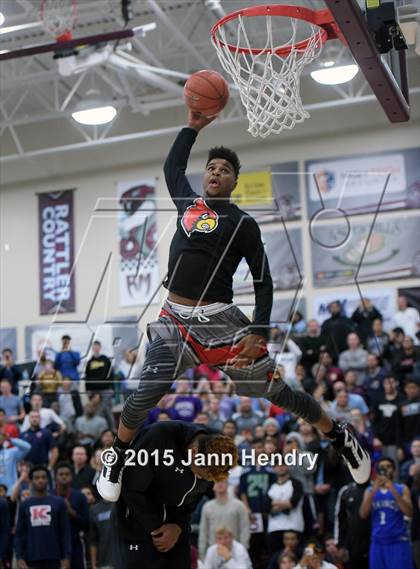 Thumbnail 2 in 2015 MaxPreps Holiday Classic Dunk Contest photogallery.