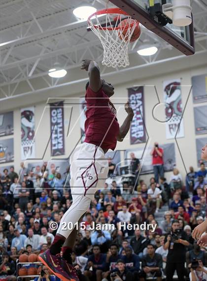 Thumbnail 2 in 2015 MaxPreps Holiday Classic Dunk Contest photogallery.