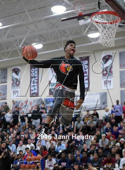Thumbnail 3 in 2015 MaxPreps Holiday Classic Dunk Contest photogallery.