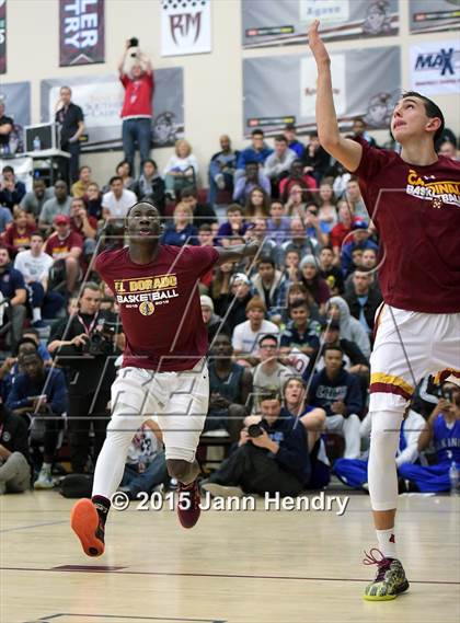 Thumbnail 3 in 2015 MaxPreps Holiday Classic Dunk Contest photogallery.