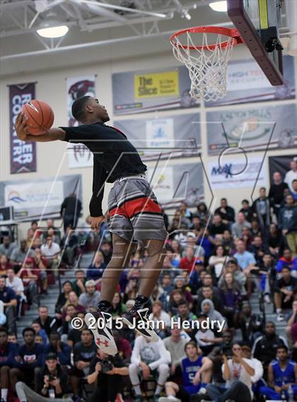 Thumbnail 2 in 2015 MaxPreps Holiday Classic Dunk Contest photogallery.